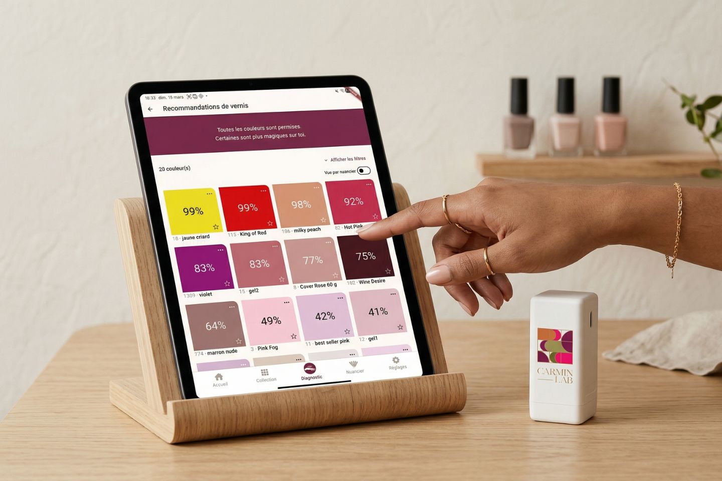 Colorimétrie des ongles sur tablette, score de compatibilité calculé pour la peau de la cliente